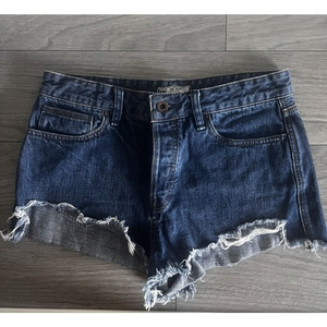 Free People Women's Button Fly Shorts‎ Raw Hem Size 29